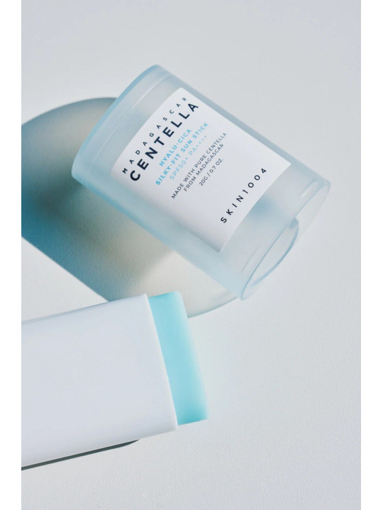 Сонцезахисний стік для обличчя Skin1004 Madagascar Centella Hyalu-Cica Silky-Fit Sun Stick SPF 50+ PA++++, 20 г