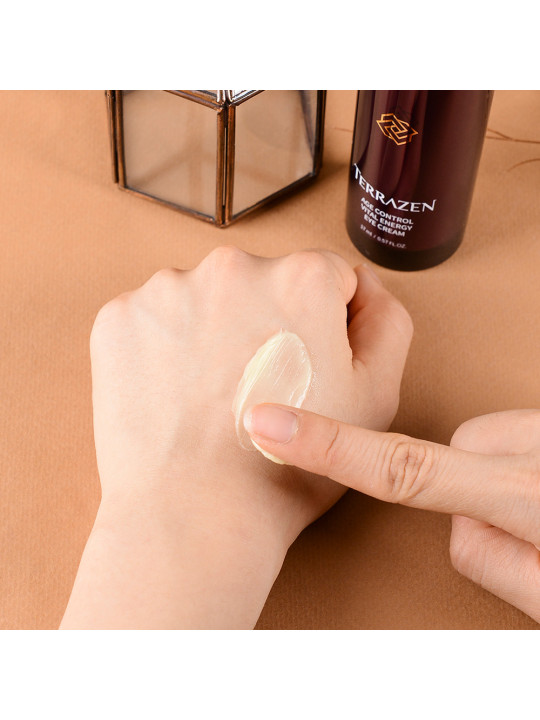 Омолоджуючий крем для шкіри навколо очей з природним комплексом проти зморшок Terrazen Age Control Vital Energy Eye Cream, 17 мл