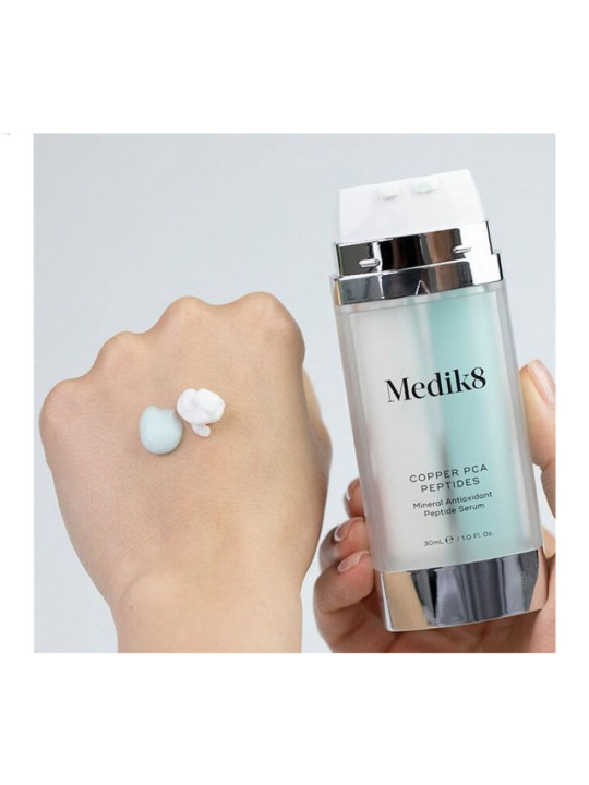 Антиоксидантна сироватка з мідним пептидом Medik8 Copper PCA Peptides, 30 мл Антиоксидантна сироватка з мідним пептидом Medik8 Copper PCA Peptides, 30 мл