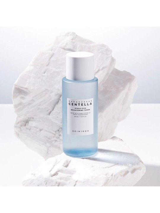Тонер з гіалуроновою кислотою і центелою Skin1004 Madagascar Centella Hyalu-Cica Brightening Toner, 210 мл
